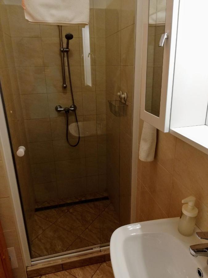 ホテル Lotuszvirag Vendeghaz Szekszárd エクステリア 写真